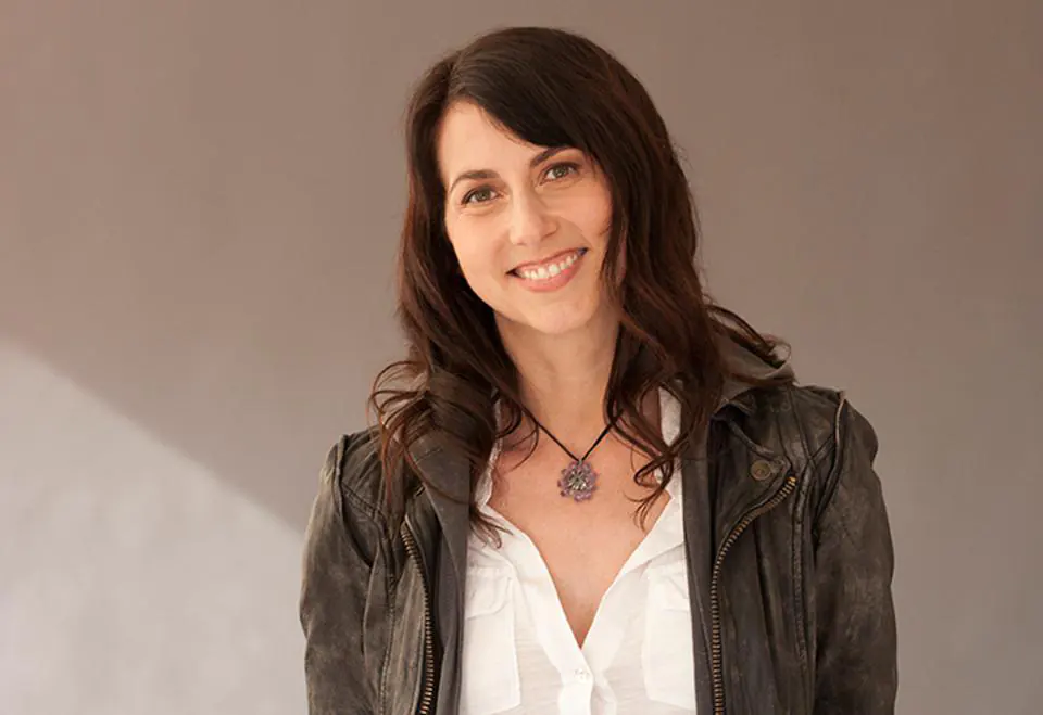 Ela ajudou a construir a Amazon. Anos depois, transformou sua fortuna em uma das maiores ações filantrópicas da história.