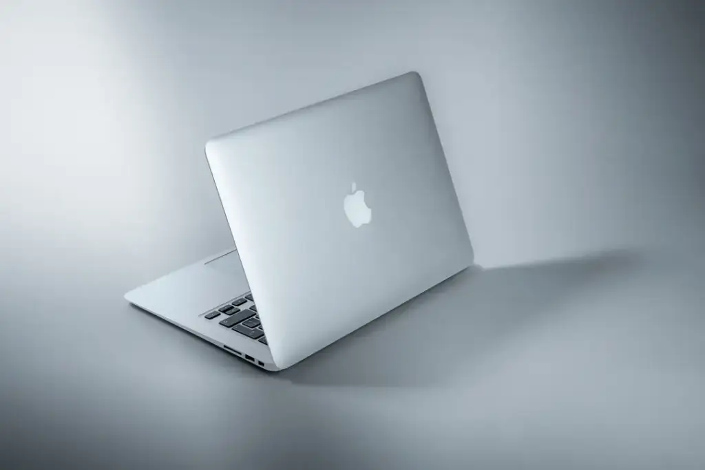 Qual é a diferença entre um MacBook Air e um Pro?