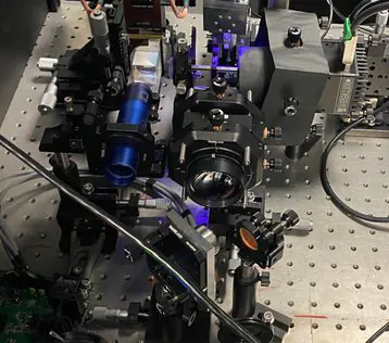 Microsoft mostra dispositivo de armazenamento holográfico